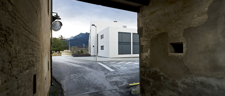 37 habitatges dotacionals de lloguer i consultori local